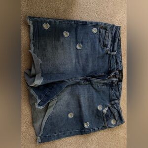 Judy Blue Blue Jean Shorts with Daisy Embroidery